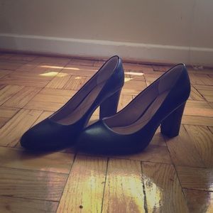 Black leather Isola pumps (great quality!), siz 10