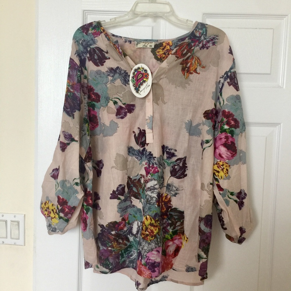 NWT Plus Size Flower Blouse from Mod Cloth.