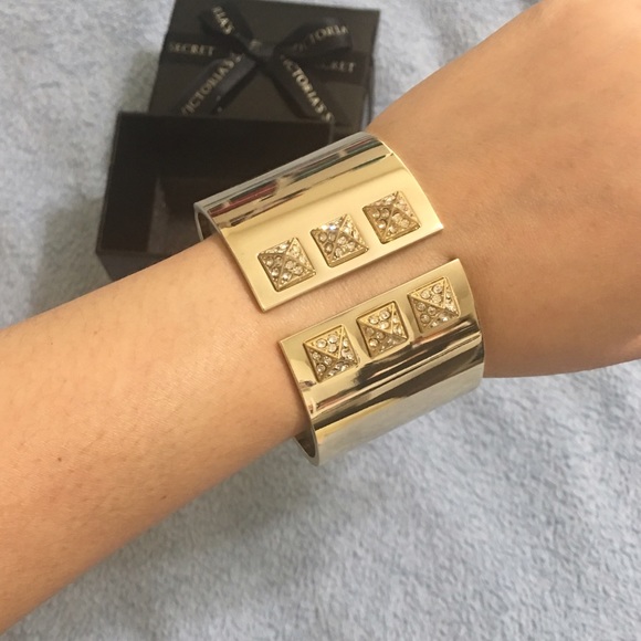 Authentic Victoria's Secret Bracelet - Picture 2 of 3