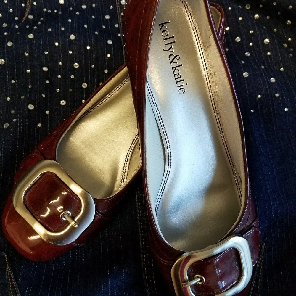 Kelly & Katie shoes  almost new (4pictures)