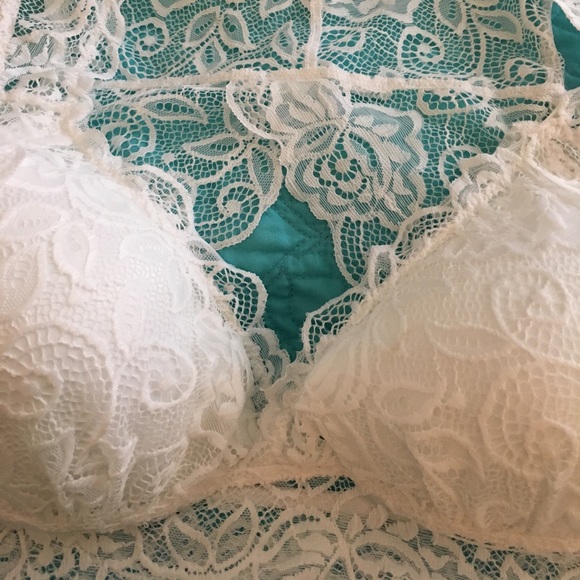 NWT Gorgeous ABS white lace bralette - Picture 2 of 5