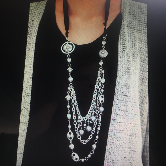 Long black beaded necklace - Picture 1 of 1