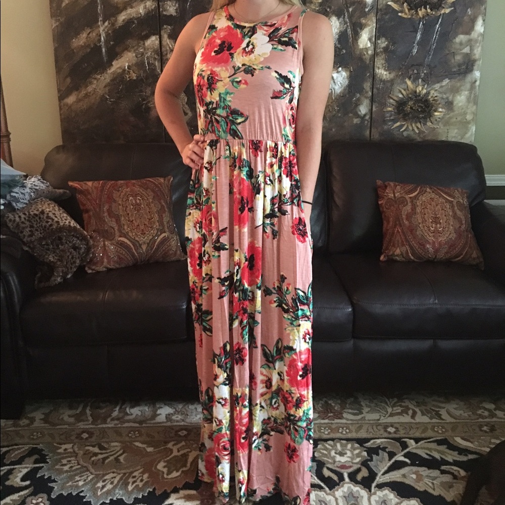 FLASH SALE PEACH FLORAL MAXI - Picture 2 of 5