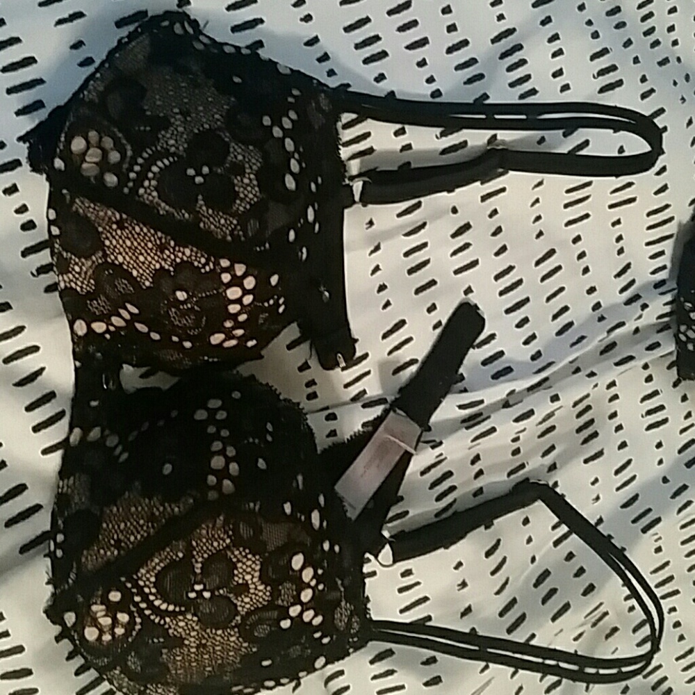 Victoria Secret 32B bra