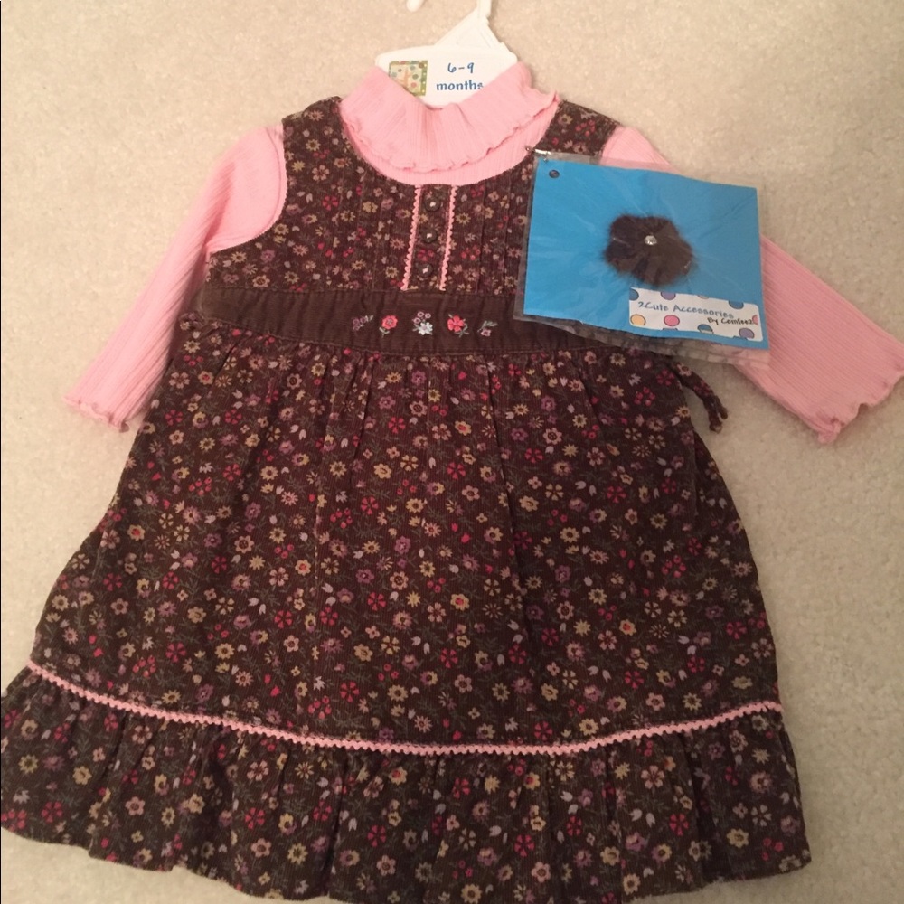 Upscale resale boutique dress set with hair clip