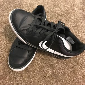 Nike Black Tennis Shoes