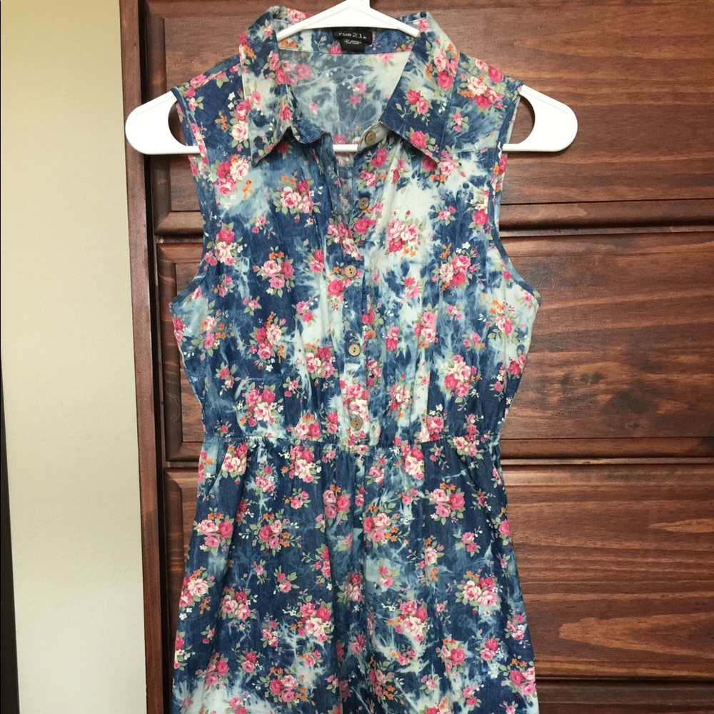 Small Rue 21 dress