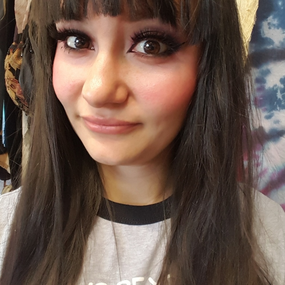 Meet your Posher, Zoenna