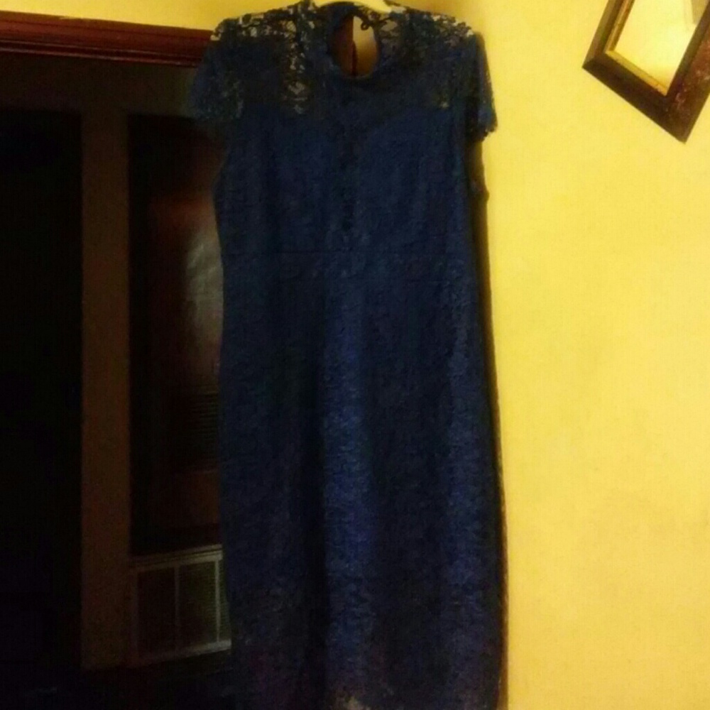 Dress - Picture 2 of 3