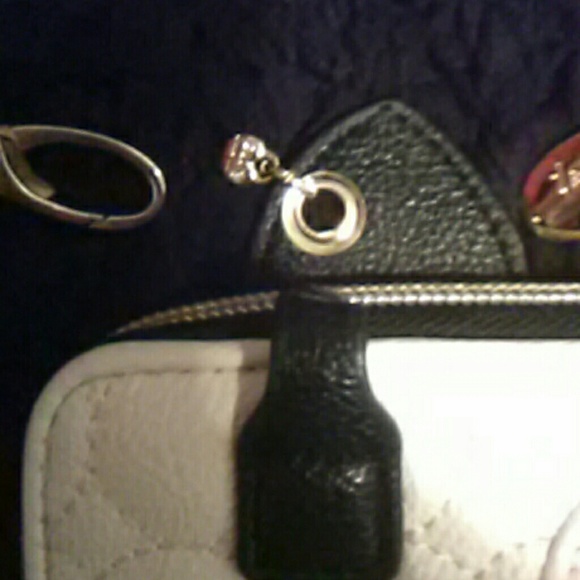 Betsy Johnson wallet brand new - Picture 3 of 3