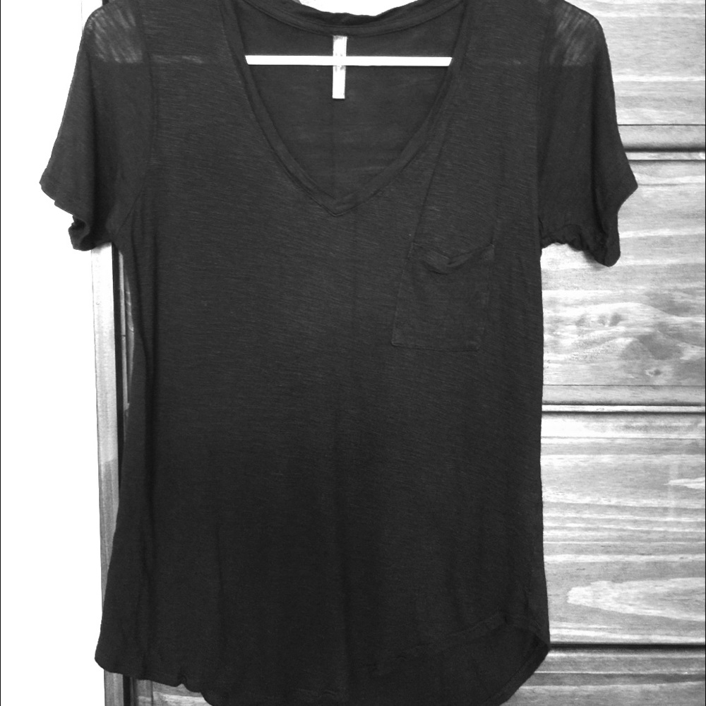 Black v-neck T