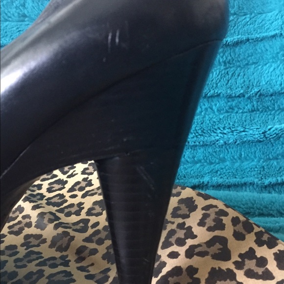 Gianni Bini Platform Pumps! - Picture 4 of 5
