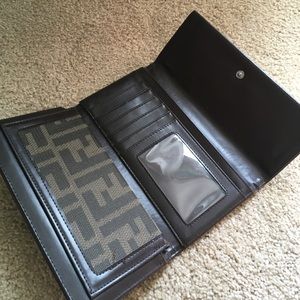 Fendi look alike walllet! NOT REAL