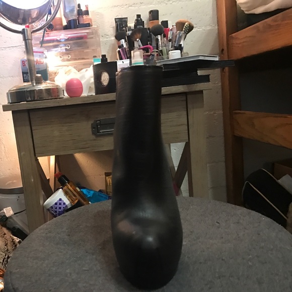 YSL Grey crocodile embossed ankle booties - Picture 2 of 4