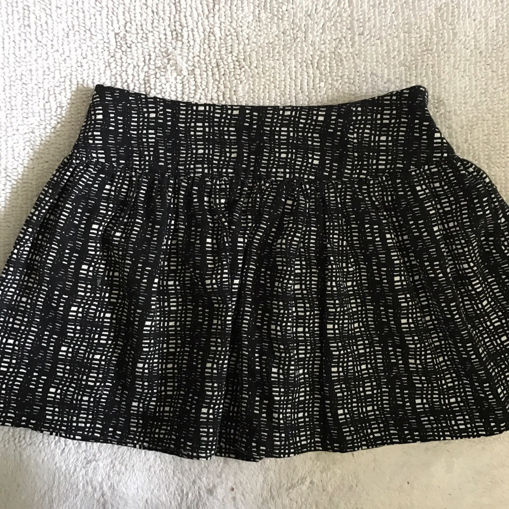 Black and White flounce skirt