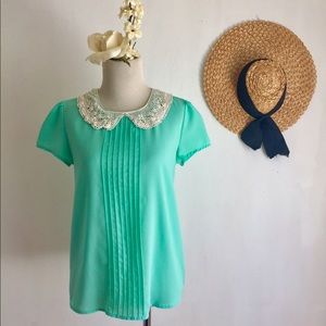 Peter Pan lace collar blouse