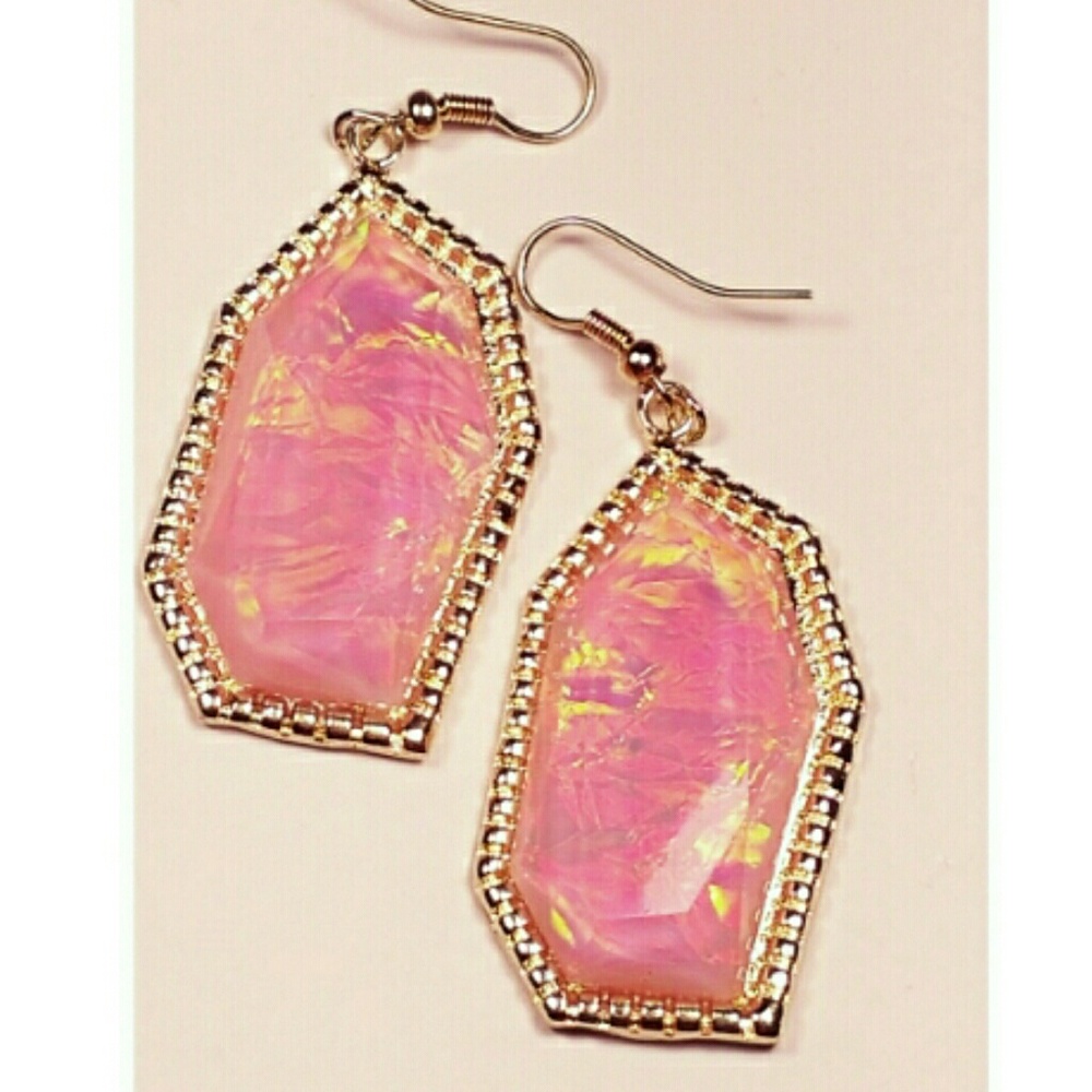 ❤only 1 left❤ Pink Holographic Earrings