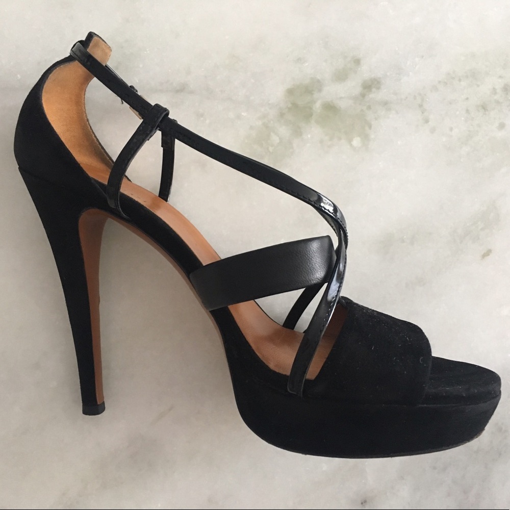 Elegant and Timeless Gucci Heels