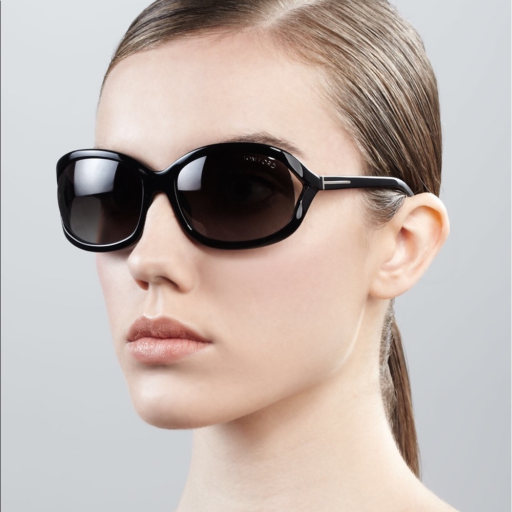 Tom Ford Vivienne Sunglasses in Black