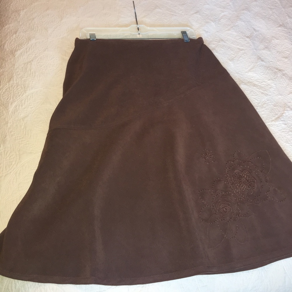 Summer skirt with embroidery