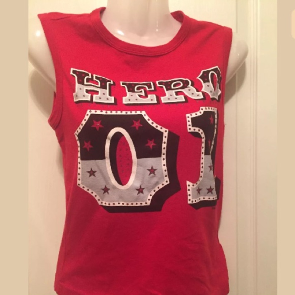 Hero 01 Sleeveless Graphic T