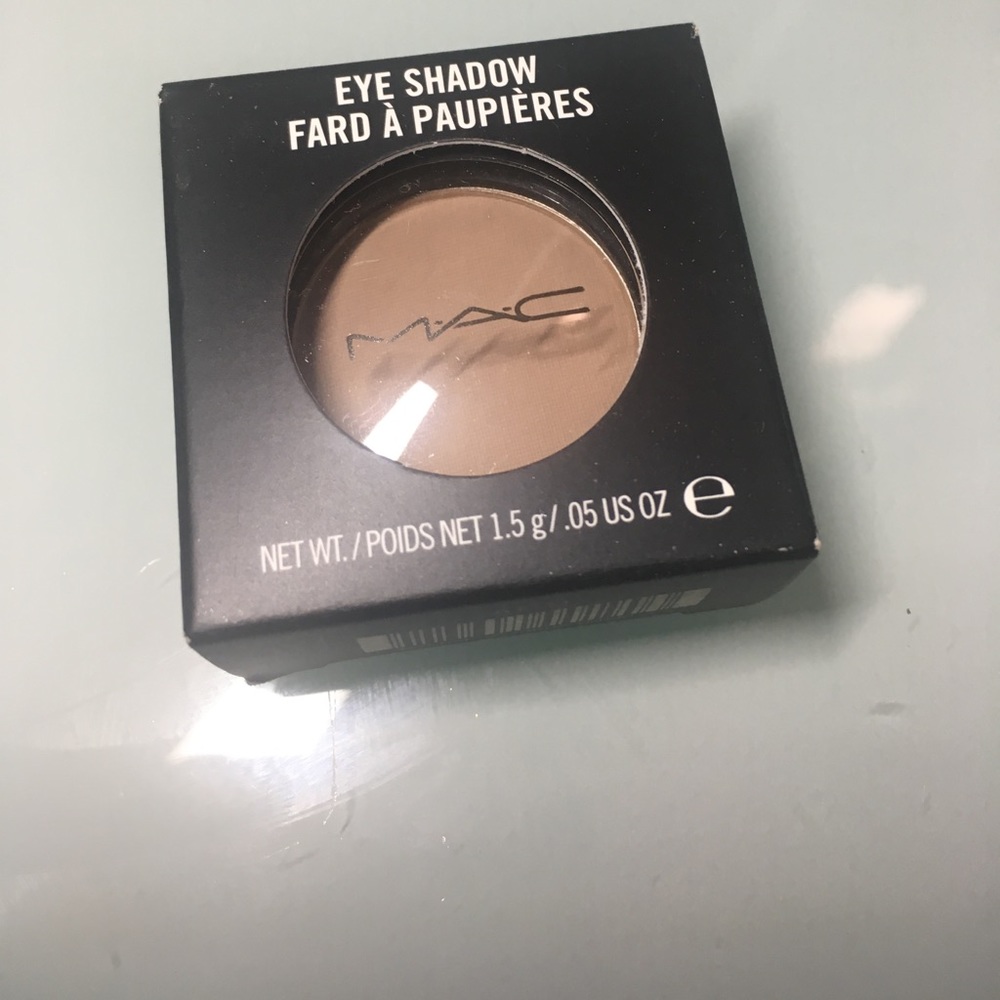 Authentic Mac Eyeshadow in Wedge