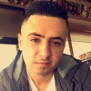 Meet your Posher, Avi