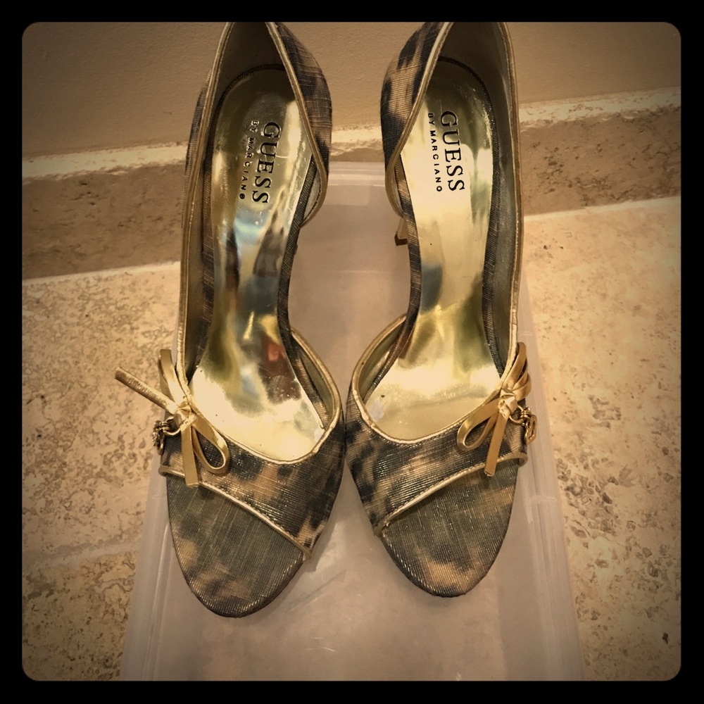 Guess by Marciano - Gold & Black Print heels 👠