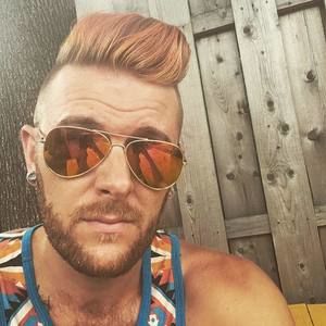 Meet your Posher, Jason