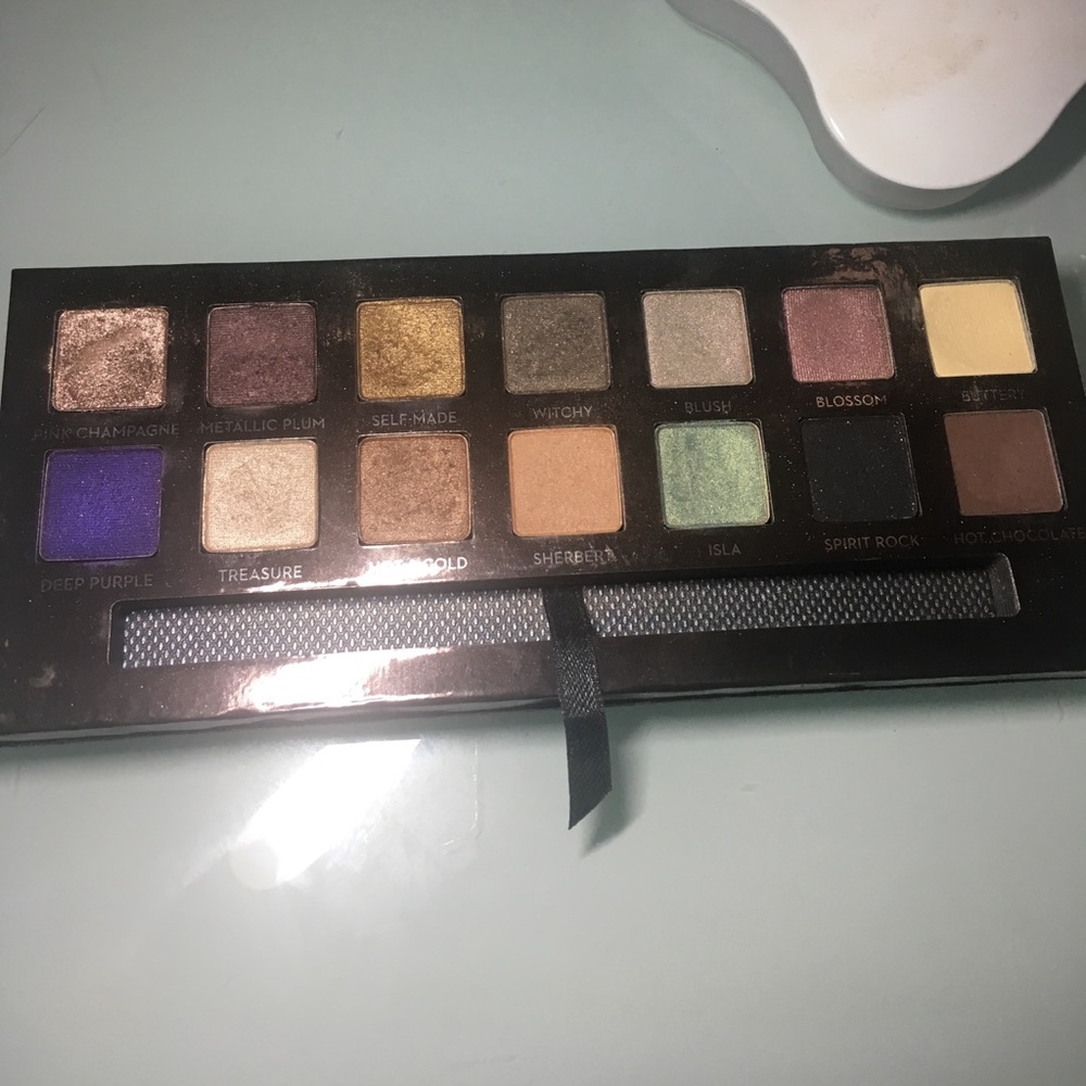 Anastasia Beverly Hills Limited Edition Self Made