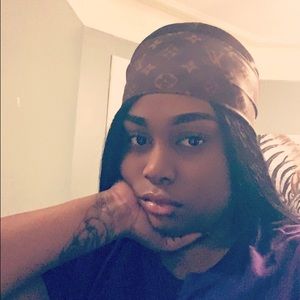 Meet your Posher, Emani