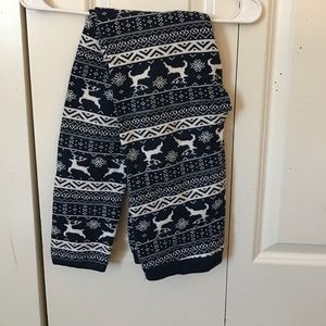 WARM patterned winter leggings.
