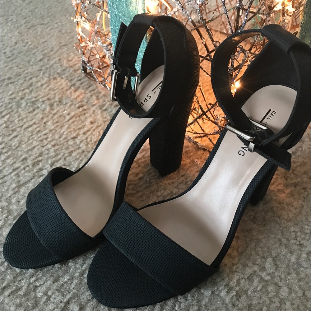 Call it Spring Retro Sandal - Picture 2 of 3