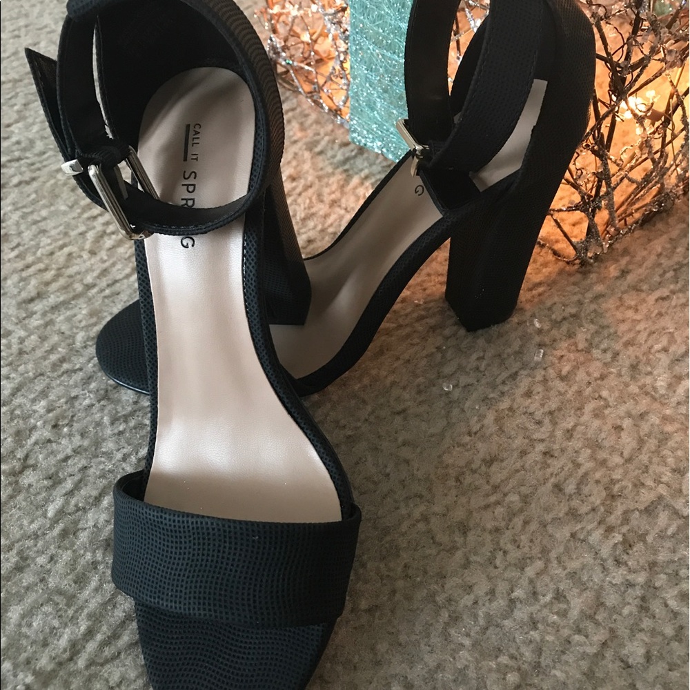 Call it Spring Retro Sandal - Picture 3 of 3