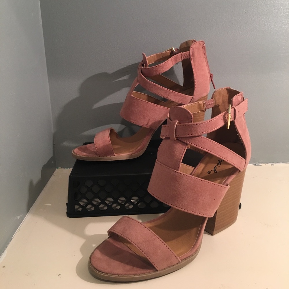 Qupid Mauve Suede Heel