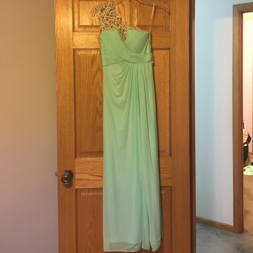 Real prom dress only worn once.