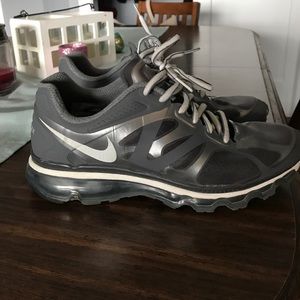 Nike Air Max - women's size 9