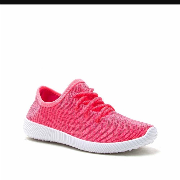 Neon pink flyknit sneaker - Picture 2 of 4