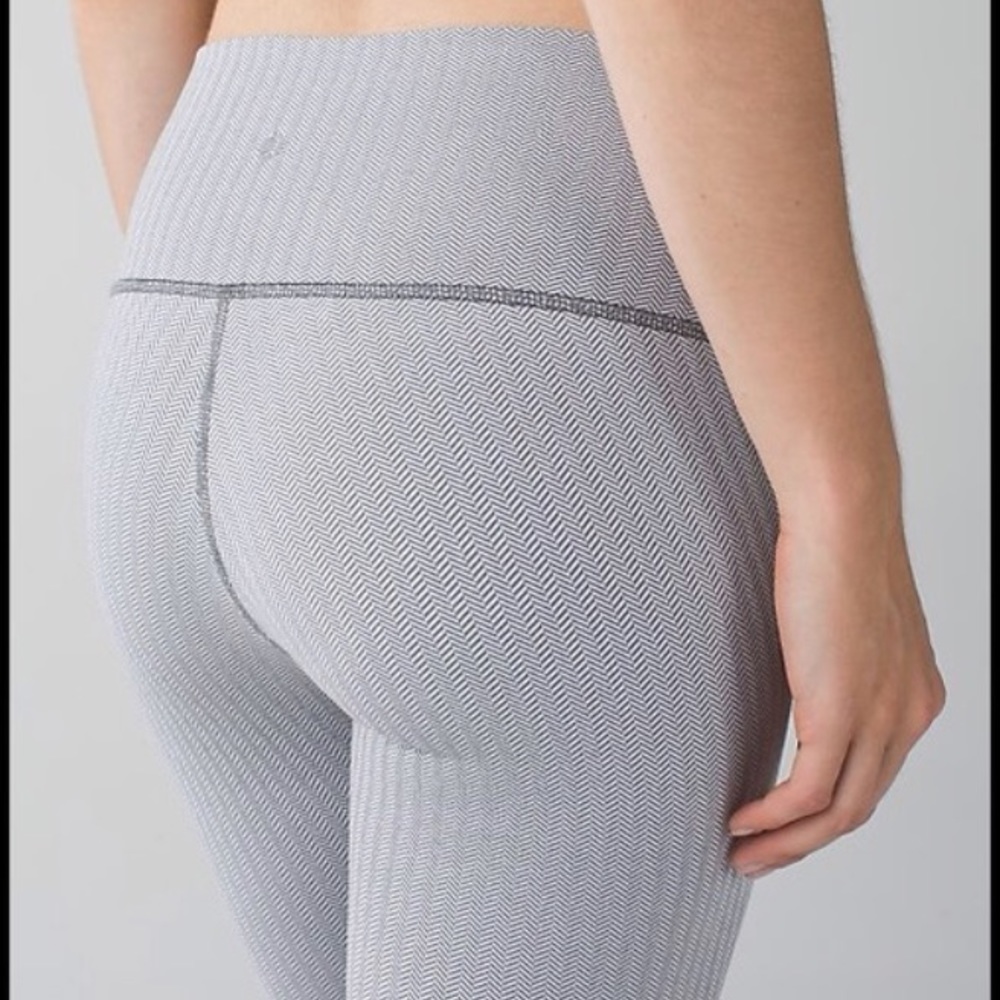 ❌❌SOLD❌❌ LULULEMON High Times 4