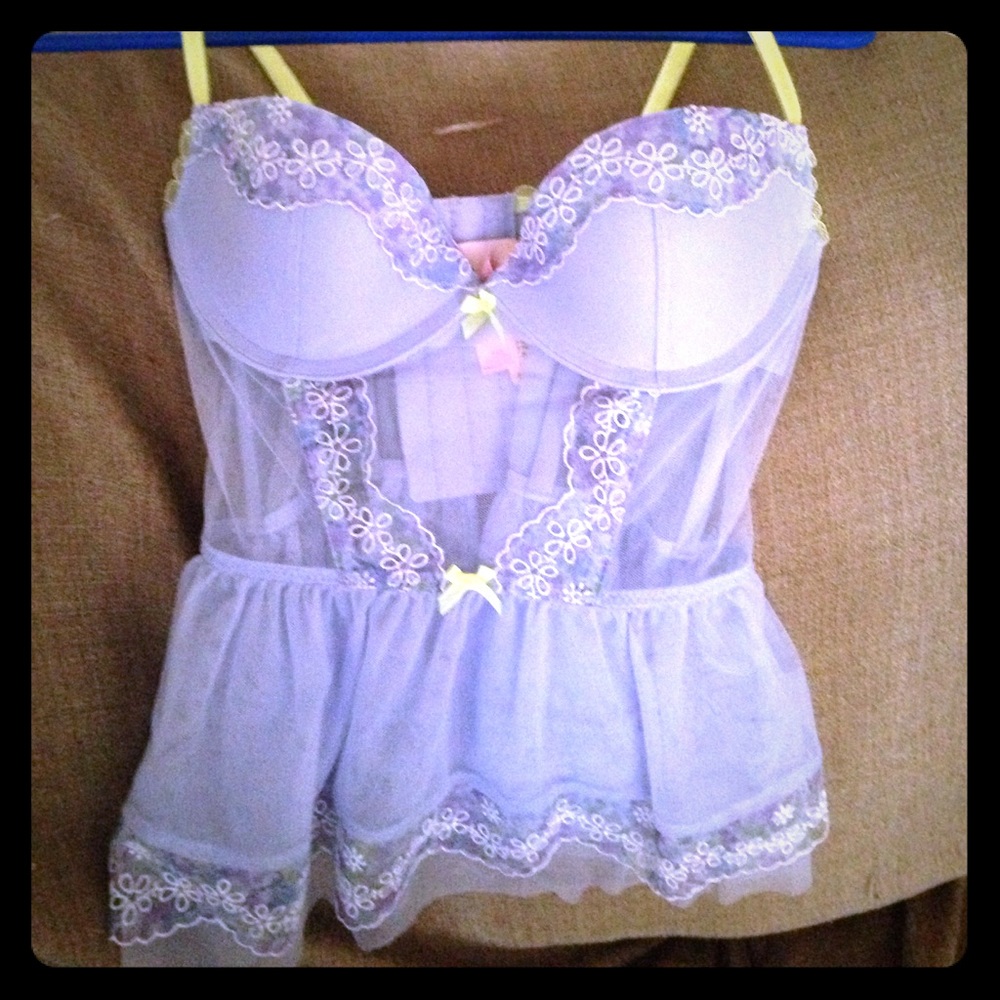 34B Victoria secret lingerie