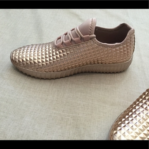 SALE!!! Rose Gold Flyknit Sneakers - Picture 4 of 7