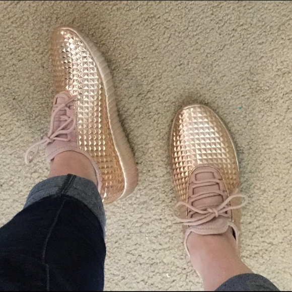 SALE!!! Rose Gold Flyknit Sneakers - Picture 5 of 7
