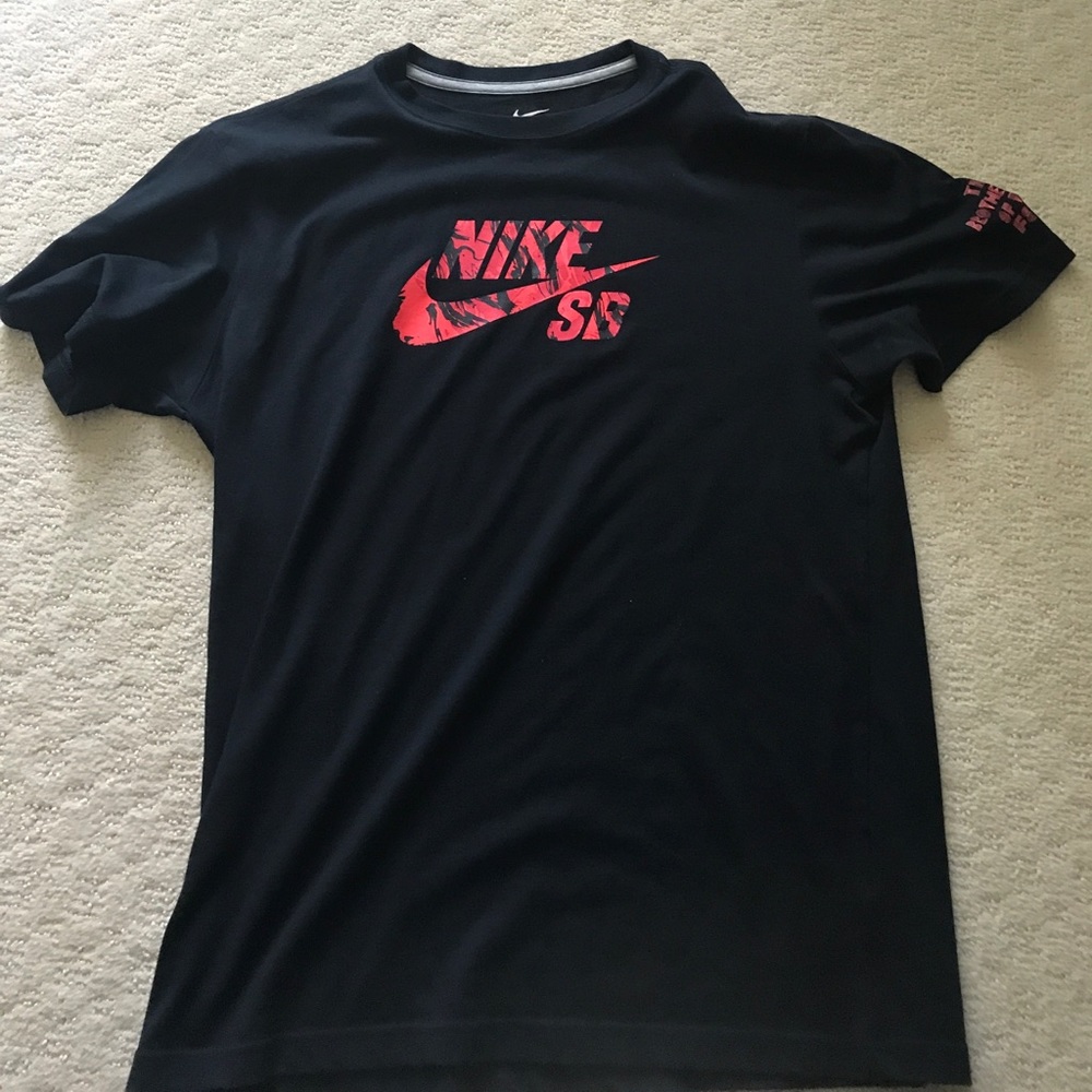 Nike t-shirt