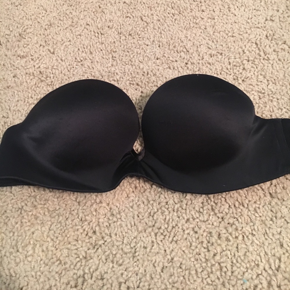 Black strapless bombshell bra