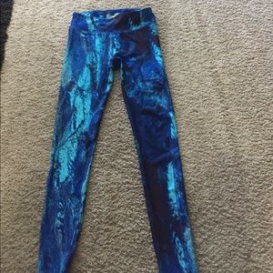 Small blue Under armour compression leggings