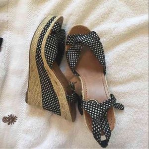 Nine West navy and white polka dot wedges
