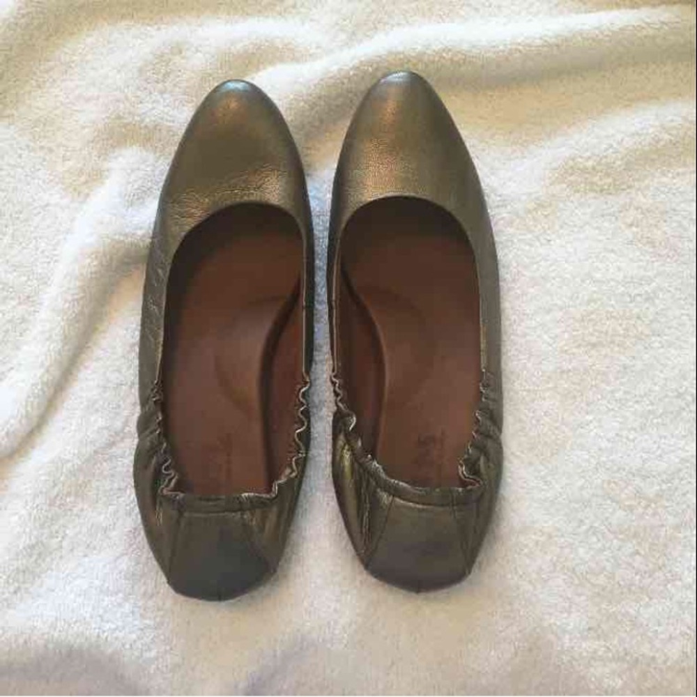 Korks silver flats