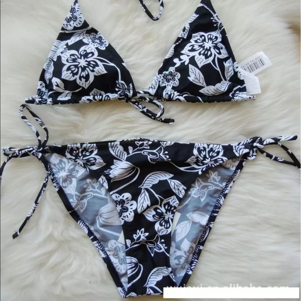New floral triangle bikini