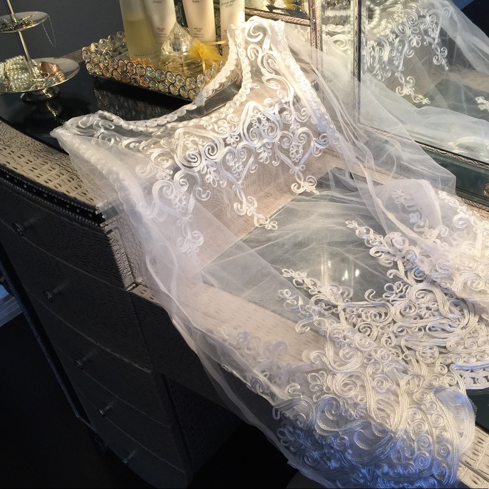 Beautiful lace sheer top coverup - Picture 4 of 5