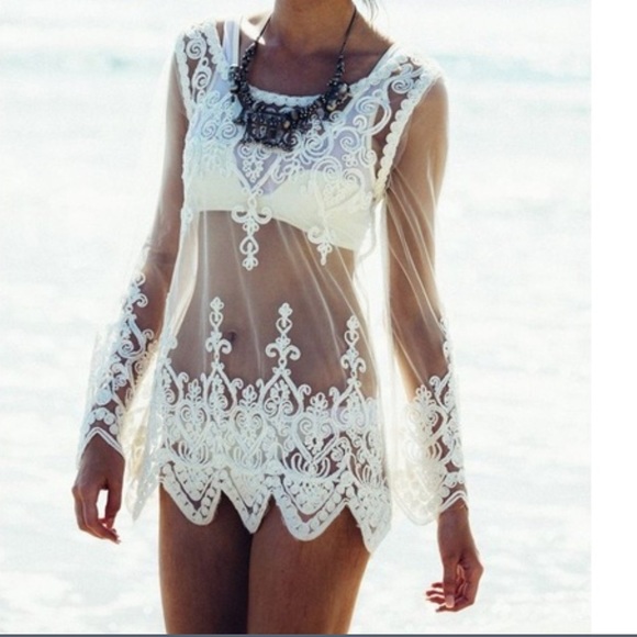 Beautiful lace sheer top coverup - Picture 3 of 5